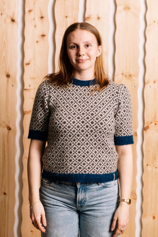 Troyggja við bláum kanti model 8167