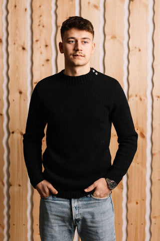 Svørt Troyggja við 2. FØ knappum_Model 8408