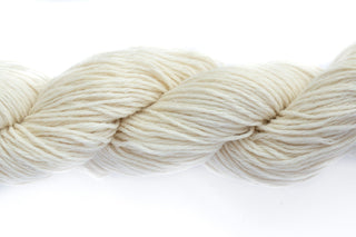 Snældan Hank Yarn – 1 White